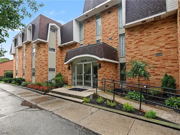 924 Memorial Pkwy APT 104, Akron, OH 44303