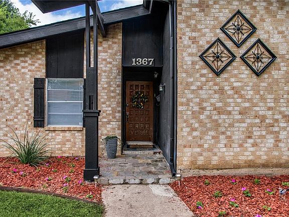 3rd image of 1367 Applegate Dr