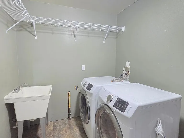 4615 E 13th Ave — Photo 16