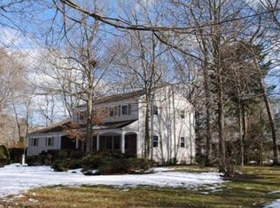 15 Myles Standish Dr, Dartmouth, MA 02747