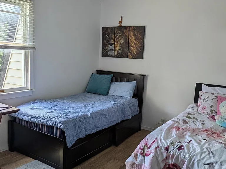 1121 Reservoir St — Photo 4