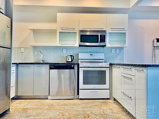 Rented by Real Street Inc | media 12