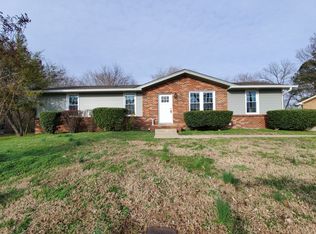 216 Iris Dr, Hendersonville, TN 37075