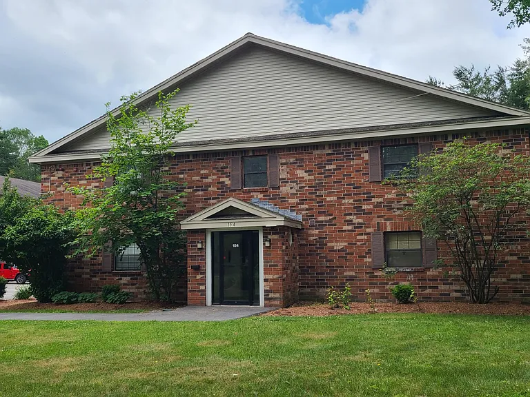 Timber Lake Apartments — Photo 8