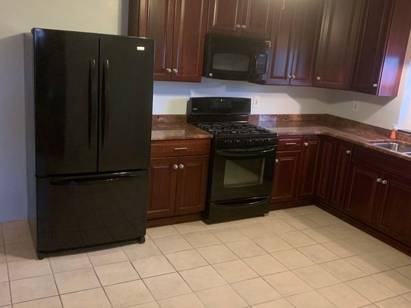 135 Morewood Ave #1B