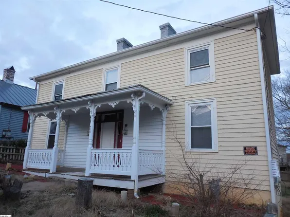 405 Bowling St, Staunton, VA 24401