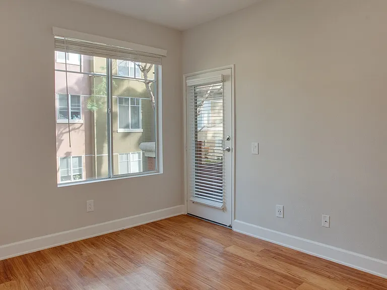 5550 W 6th St #3-323 — Photo 5