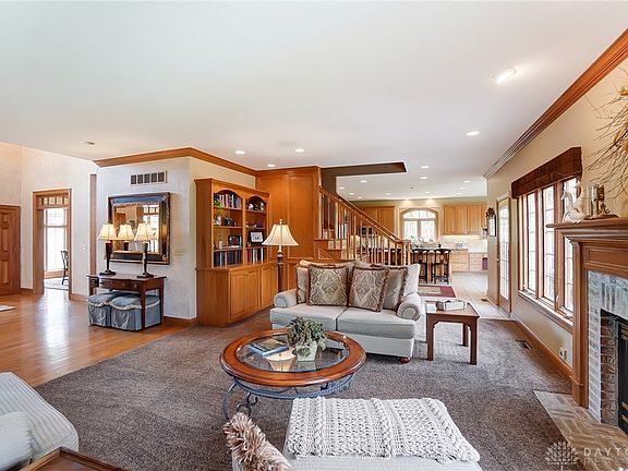 4th image of 3920 Creekway Trl
