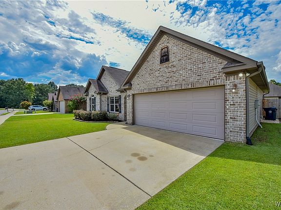2nd image of 11406 Magnolia Wood Ave