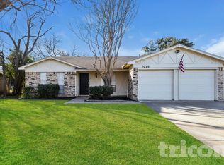 1030 Bryant St, Benbrook, TX 76126