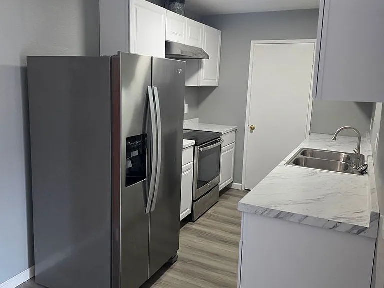 8000 University Ave #202 — Photo 13
