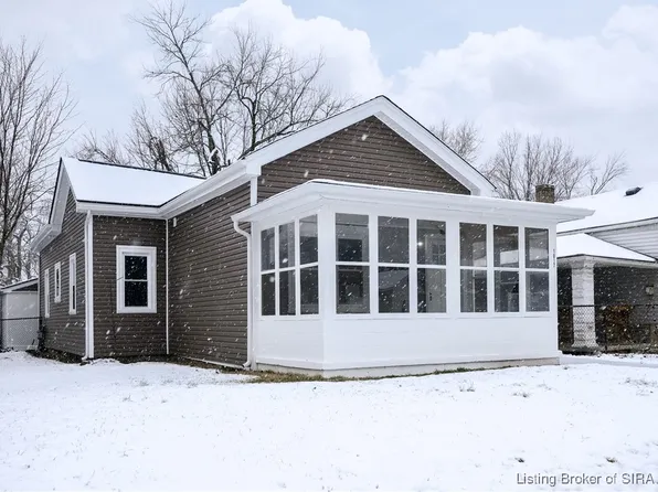 1017 S Clark Boulevard, Clarksville, IN 47129