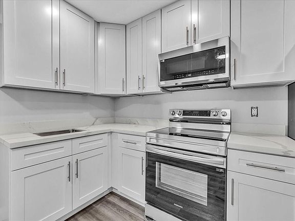 5th image of 4560 NW 17th Avenue
