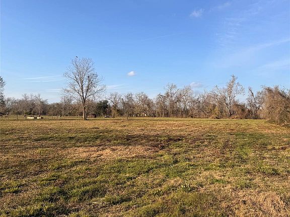 3rd image of 303 County Road 608