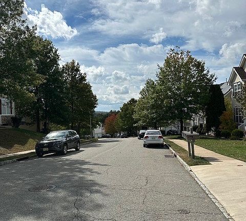 Windinghill Drive