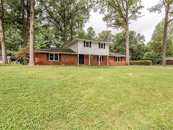 3rd image of 2315 Meadow Way