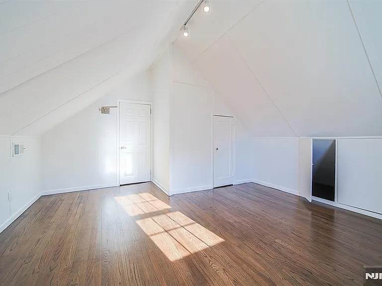 18 Lakeview Ave #181 — Photo 17