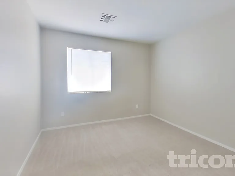 4846 N 113th Dr — Photo 10