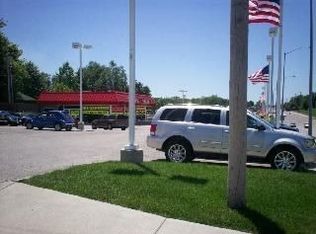 1020 N Main St, Lansing, KS 66043