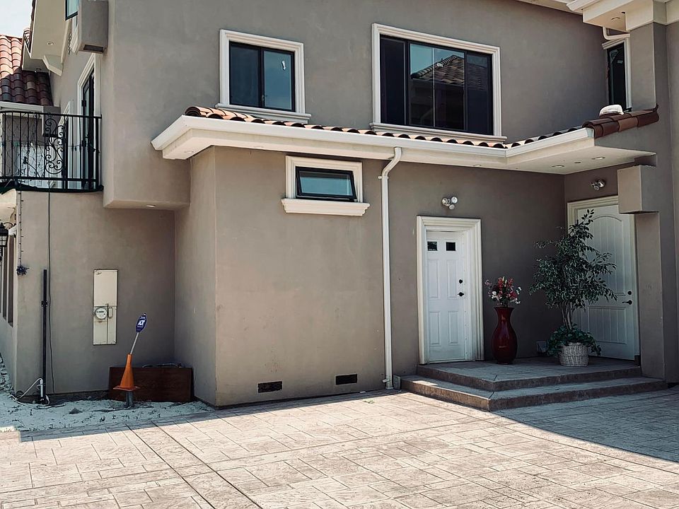 1st image of 2922 Meadowlands Ln