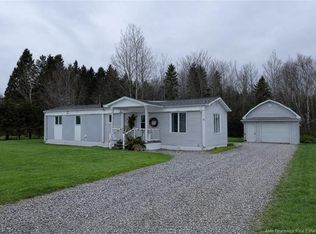 15 Martin St, Haut Madawaska, NB E7A 2G3