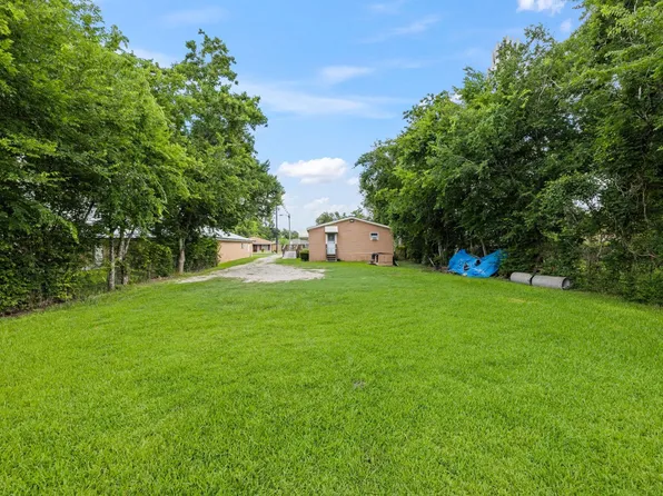 5026 Clover St, Houston, TX 77033