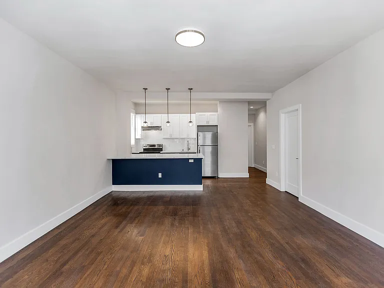 2200 Leavenworth — Photo 22