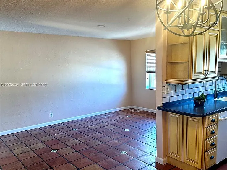 1733 Mayo St #7 — Photo 7