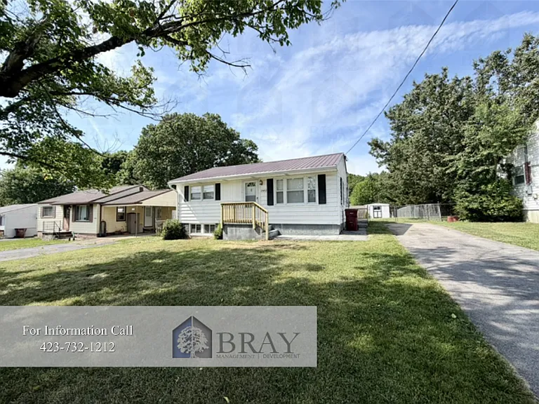 2412 Stewart St — Photo 13