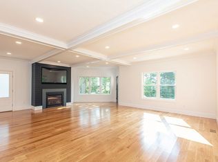 118 Downer Ave, Hingham, MA 02043