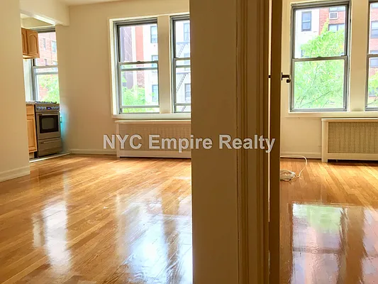 Rented by NYC Empire Realty Inc | media 27