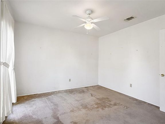 4th image of 4420 Pike Dr