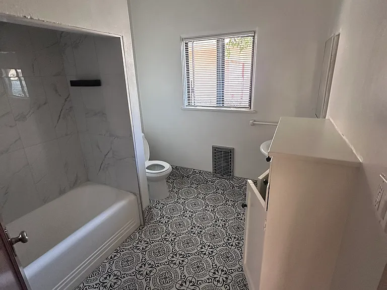 748 S Marengo Ave #748 — Photo 15