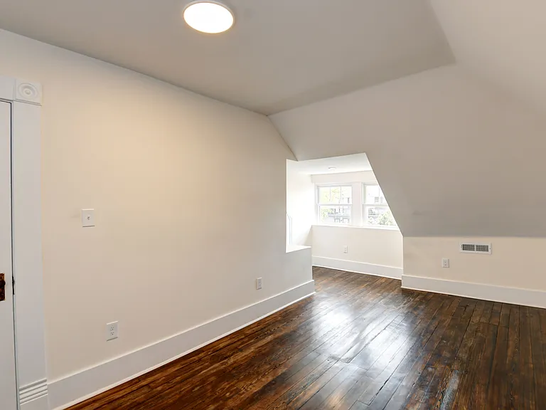703 Franklin Ave — Photo 33