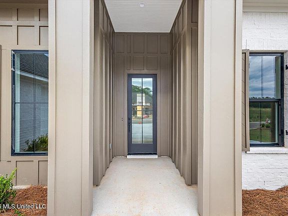 4th image of 557 Lavender Way