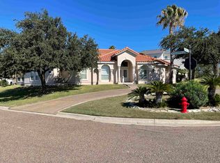 102 Cardinal Ln, Laredo, TX 78045