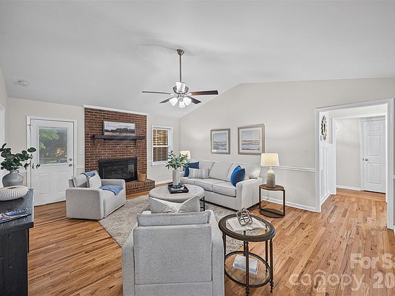 5th image of 4324 Hickory Hollow Rd