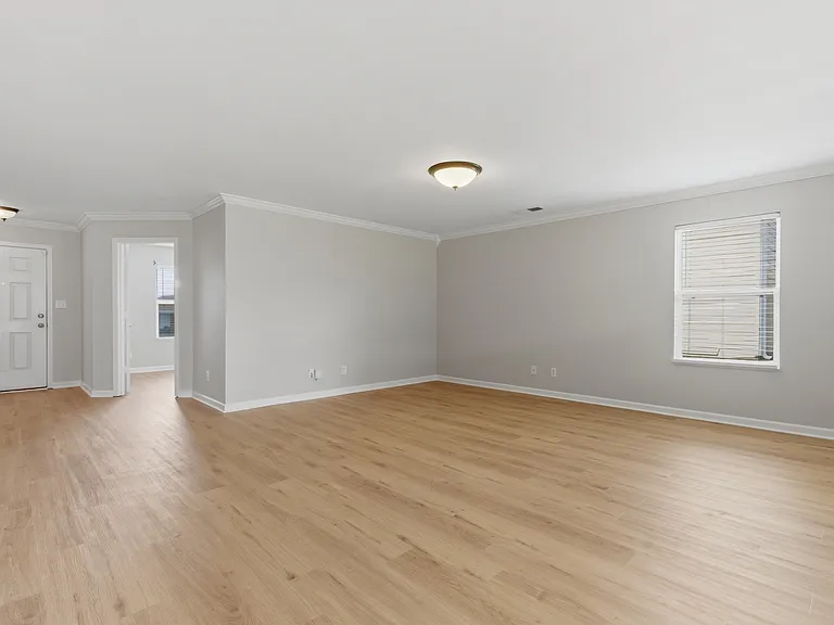 29889 Glenrose Way — Photo 3