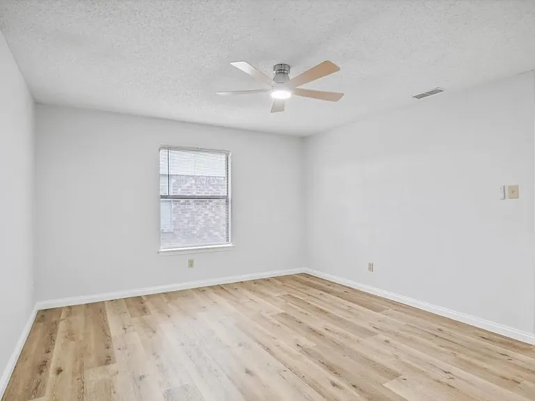 1824 Family Cir — Photo 15
