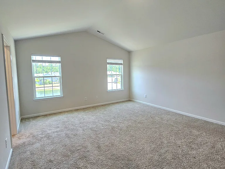 102 Mansfield Ct — Photo 15