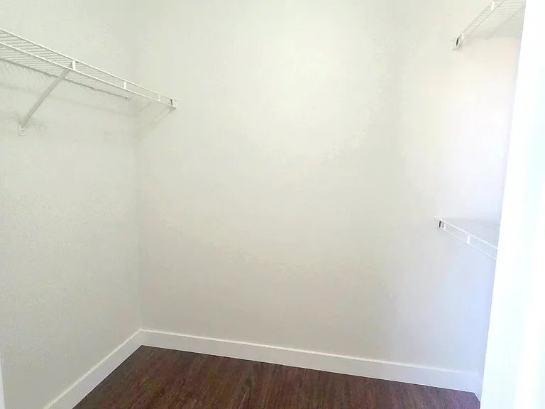7604 Connemara Ave — Photo 14
