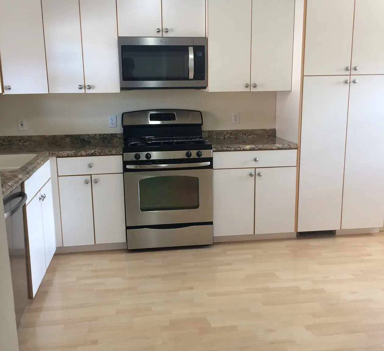 380 N Main St — Photo 2