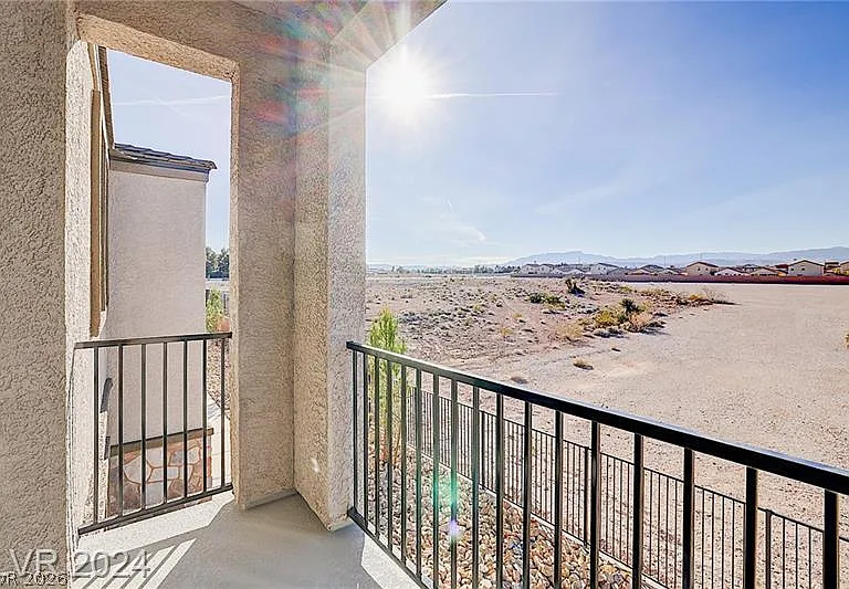 5613 Steampunk St — Photo 35