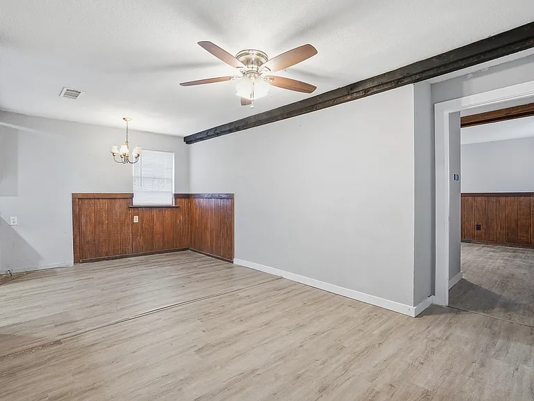 1412 Chase Ave — Photo 2