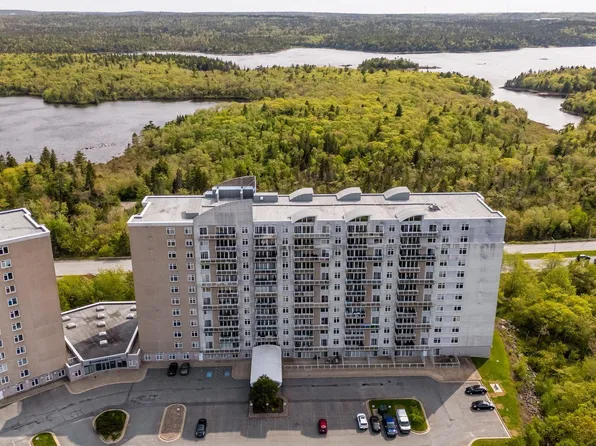 60 Walter Havill Dr #809, Halifax, NS B3N 0A9