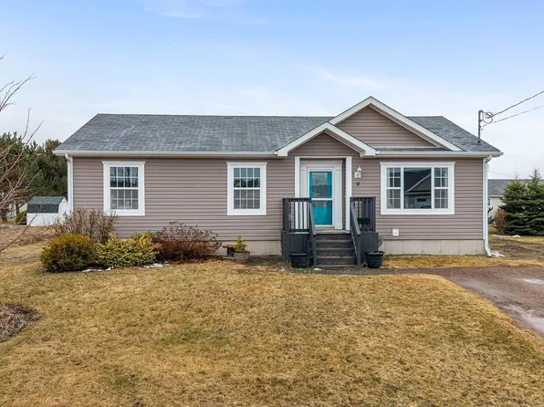 9 Fleming Ave, Amherst, NS B4H 0C3