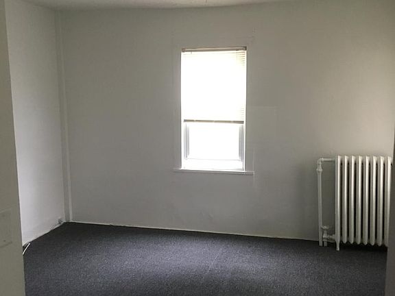 Bedroom Accessible from the previous bedroom and the living