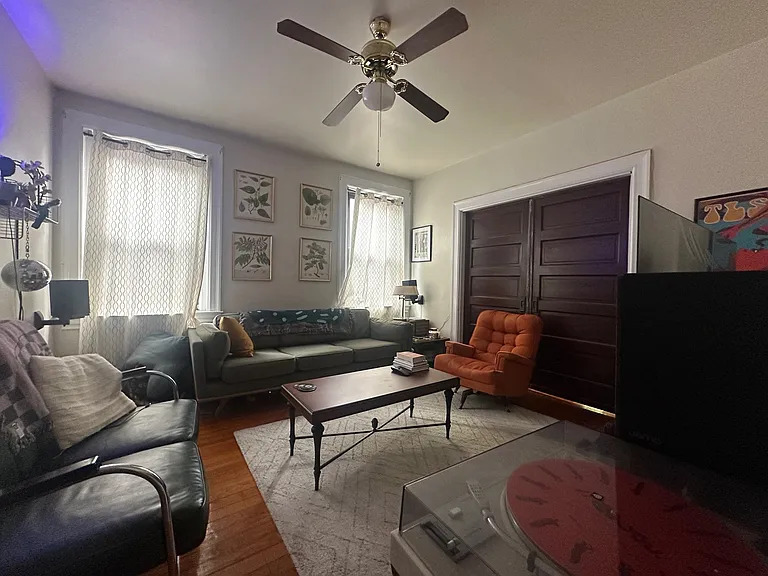 6823 Thomas Blvd #6 — Photo 2