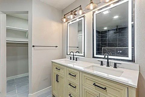 4th image of 5112 Sun Valley Dr