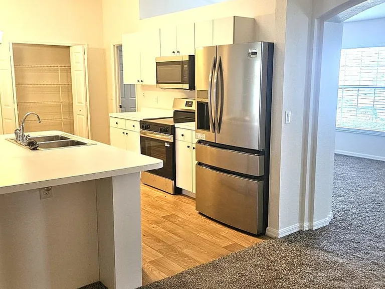 25173 Mercedes Dr — Photo 9